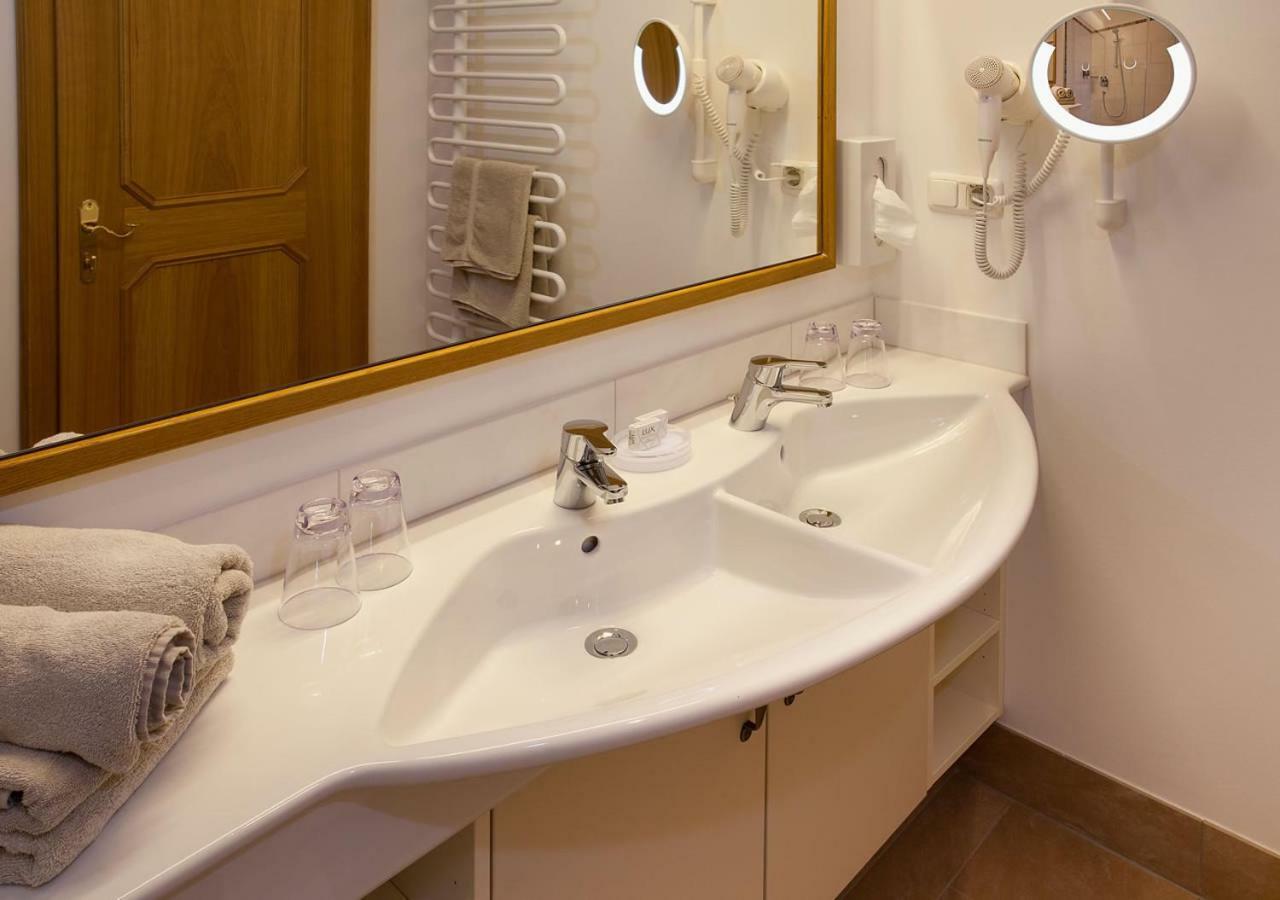 Wellness-Aparthotel Montana ไคลนาร์ล ภายนอก รูปภาพ